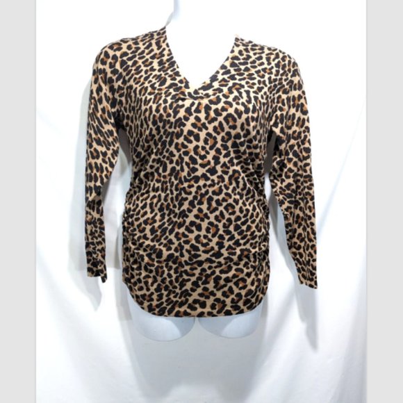 Lane Bryant Sweaters - NEW Lane Bryant Cheetah Print Long Sleeve Ruched Sides V-Neck Sweater 14/16